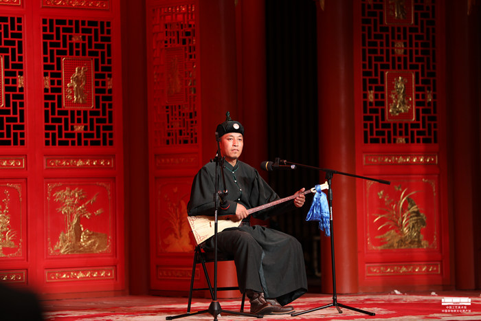 活态史诗《江格尔》唱响中国工艺美术馆 中国非物质文化遗产馆