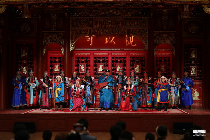 活态史诗《江格尔》唱响中国工艺美术馆 中国非物质文化遗产馆