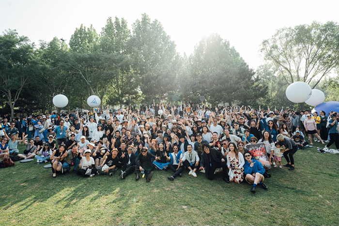 海边戏剧、候鸟300、花车巡游——2023阿那亚戏剧节上演文化盛宴