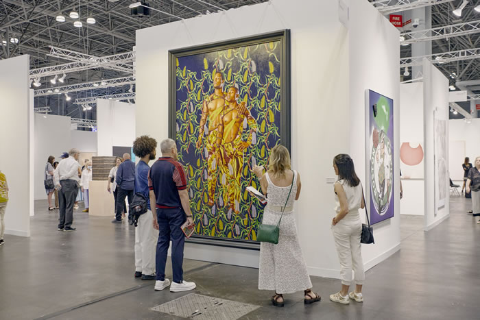 超过35 个国家，225 家画廊参展，是什么让今年的纽约军械库艺术展如此火热？