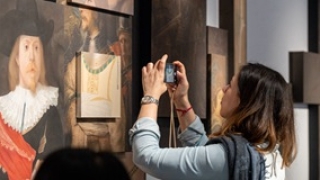 当《夜巡》来到中国：“见贤思齐”新工笔艺术展开幕