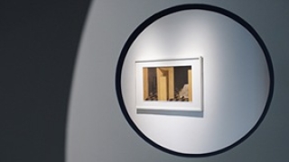 透过圆窗，看见未来：在尹山湖美术馆，行走于徐累的“时间三体”